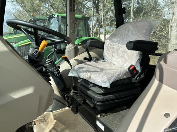 Image of John Deere 5060E equipment image 4