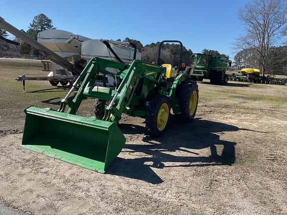 Image of John Deere 5065E equipment image 2