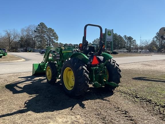 Image of John Deere 5065E equipment image 4