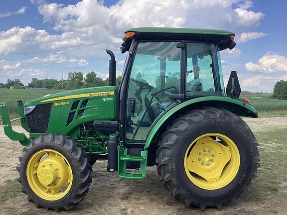 Image of John Deere 5065E equipment image 1