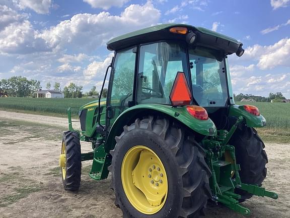 Image of John Deere 5065E equipment image 2