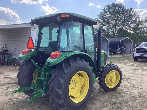 Image of John Deere 5065E equipment image 4