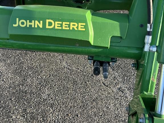 Image of John Deere 5065E equipment image 4