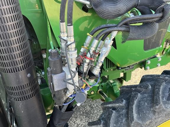 Image of John Deere 5065E equipment image 3