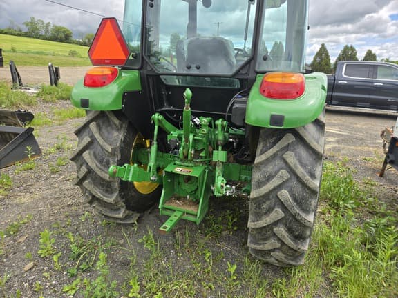 Image of John Deere 5065E equipment image 2