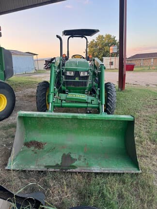 Image of John Deere 5065E equipment image 4