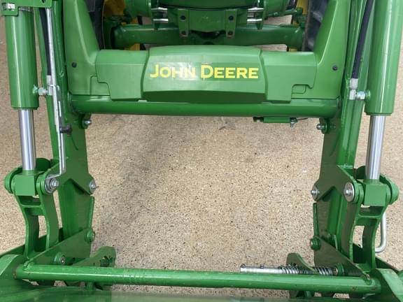 Image of John Deere 5065E equipment image 4