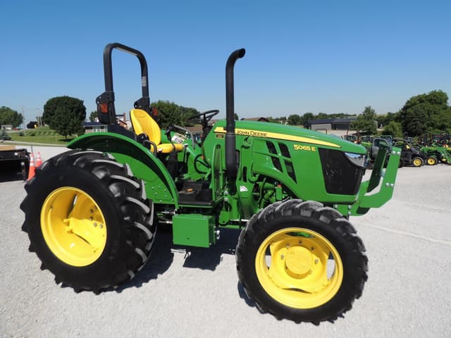 Image of John Deere 5065E equipment image 2