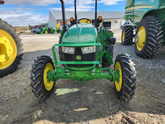 Image of John Deere 5065E equipment image 1