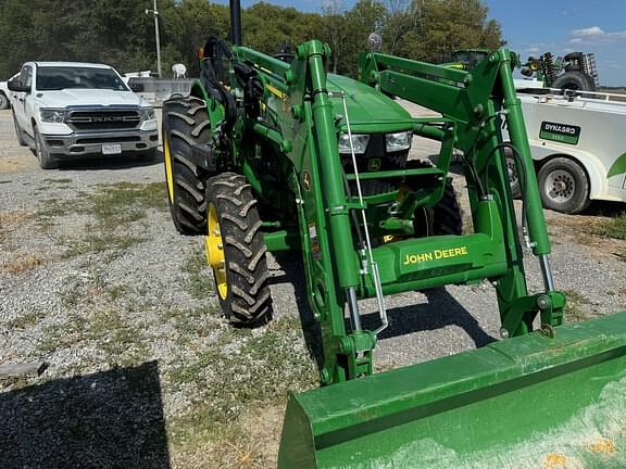 Image of John Deere 5065E equipment image 2