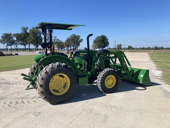 Image of John Deere 5065E equipment image 2