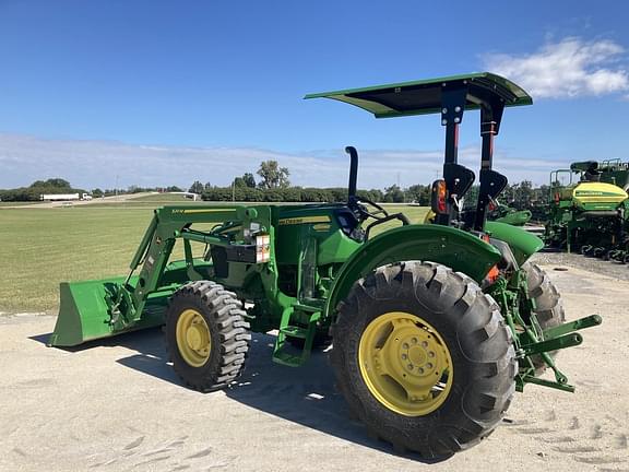 Image of John Deere 5065E equipment image 4