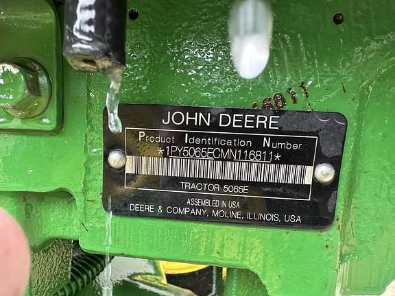 Image of John Deere 5065E equipment image 2