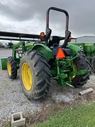 Image of John Deere 5065E equipment image 4