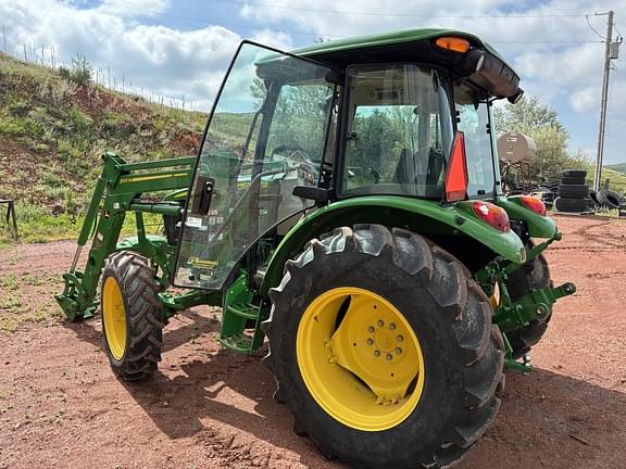 Image of John Deere 5065E equipment image 2