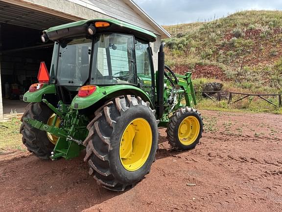 Image of John Deere 5065E equipment image 3