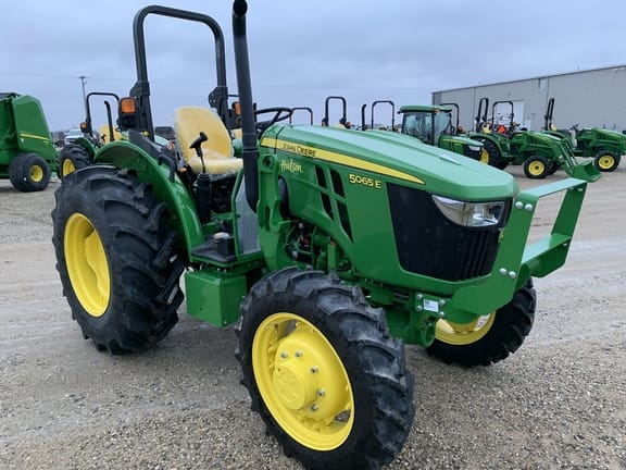 Main image John Deere 5065E