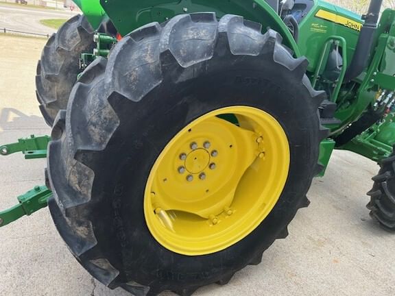 Main image John Deere 5065E