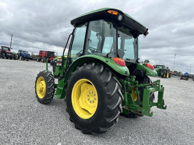 Image of John Deere 5065E equipment image 4