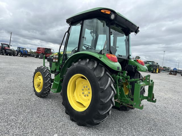 Image of John Deere 5065E equipment image 4