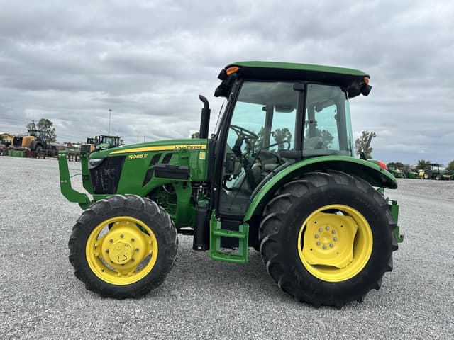 Image of John Deere 5065E equipment image 2