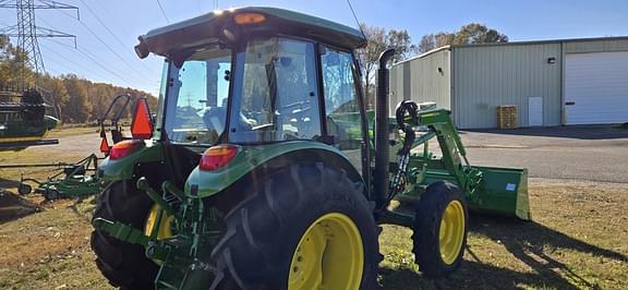 Image of John Deere 5065E equipment image 3