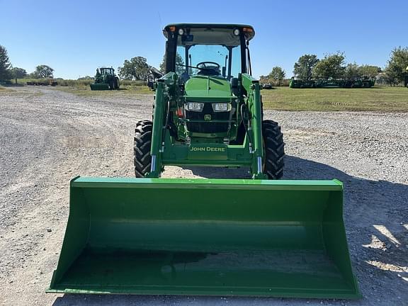 Image of John Deere 5065E equipment image 2