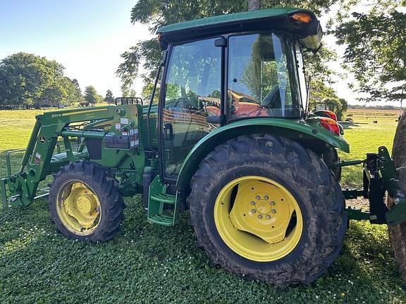 Image of John Deere 5065E equipment image 1