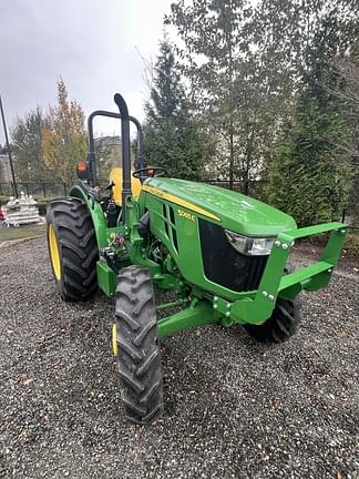 Image of John Deere 5065E equipment image 4