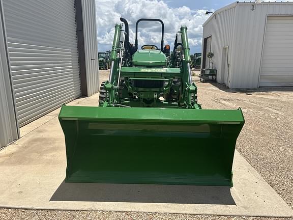 Image of John Deere 5065E equipment image 4