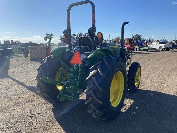 Image of John Deere 5065E equipment image 3