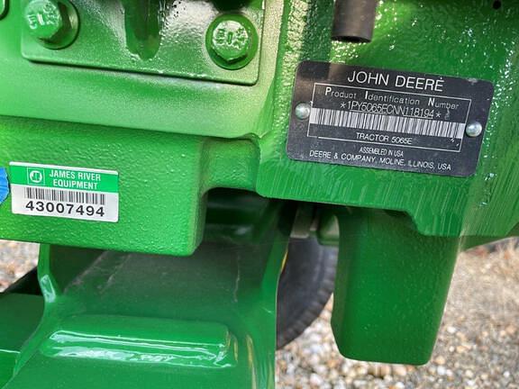 Image of John Deere 5065E equipment image 4