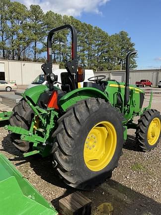 Image of John Deere 5065E equipment image 3