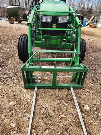 Image of John Deere 5065E equipment image 3