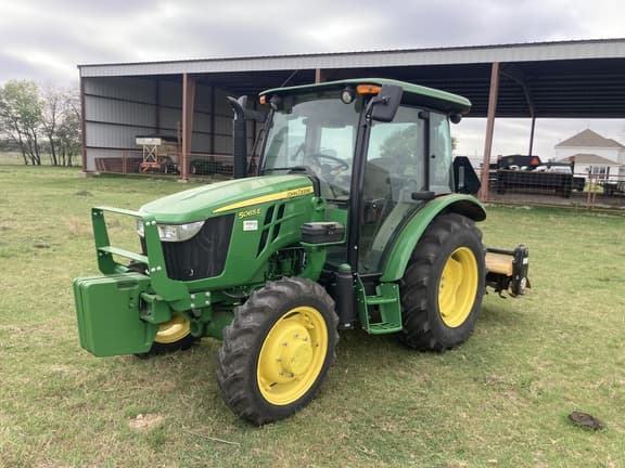 Image of John Deere 5065E equipment image 2