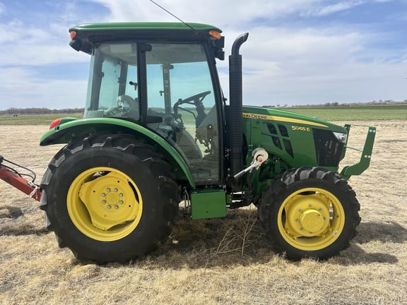 2022 John Deere 5065E Equipment Image0