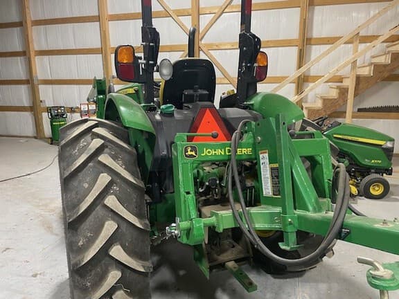 Image of John Deere 5065E equipment image 1