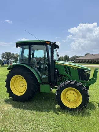 Image of John Deere 5065E equipment image 2