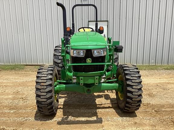 Image of John Deere 5065E equipment image 4