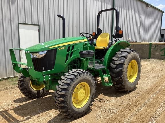 Image of John Deere 5065E equipment image 1