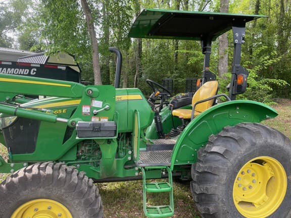 Image of John Deere 5065E equipment image 2