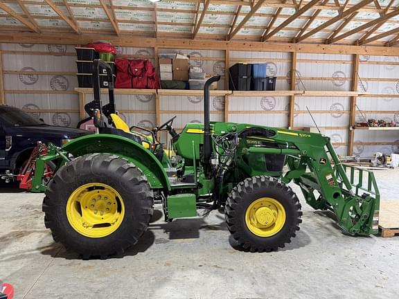 Image of John Deere 5065E equipment image 3