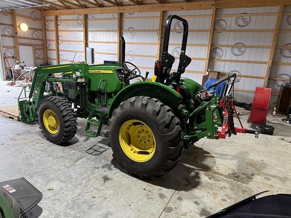 Image of John Deere 5065E equipment image 4