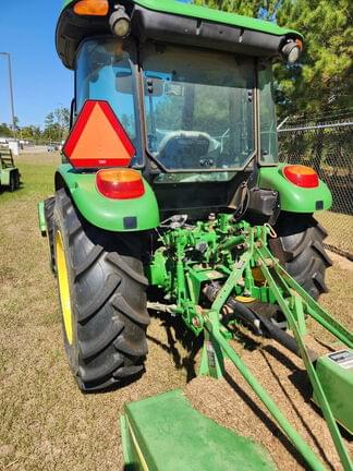 Image of John Deere 5065E equipment image 4