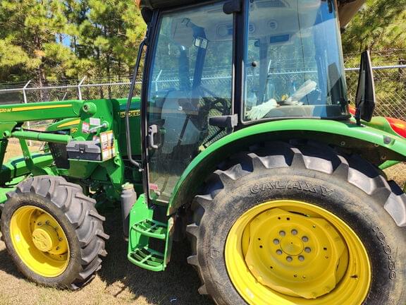Image of John Deere 5065E equipment image 1