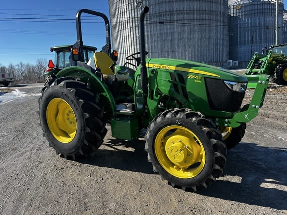 Main image John Deere 5065E