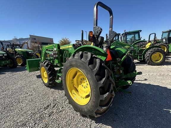 Image of John Deere 5065E equipment image 3