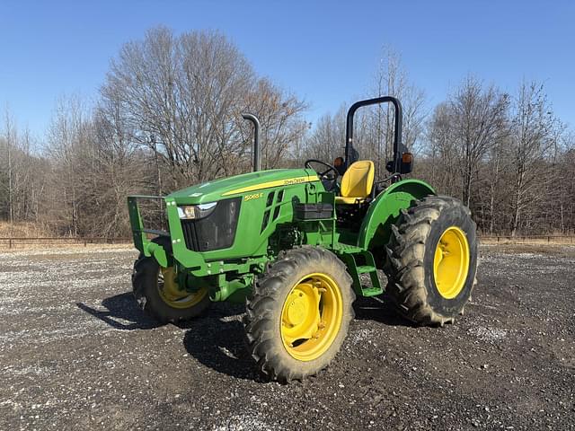 Image of John Deere 5065E equipment image 2