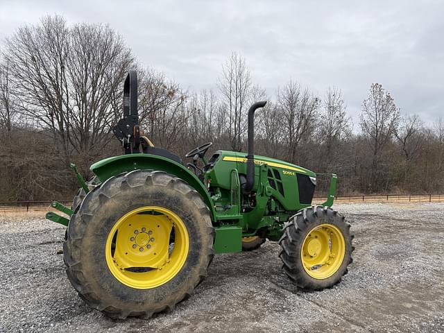 Image of John Deere 5065E equipment image 2