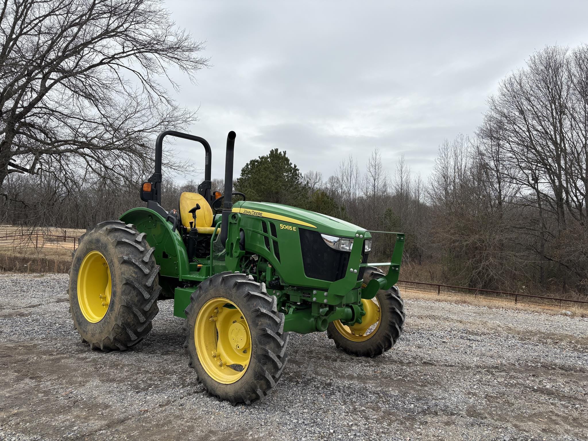 2022 John Deere 5065E Equipment Image0